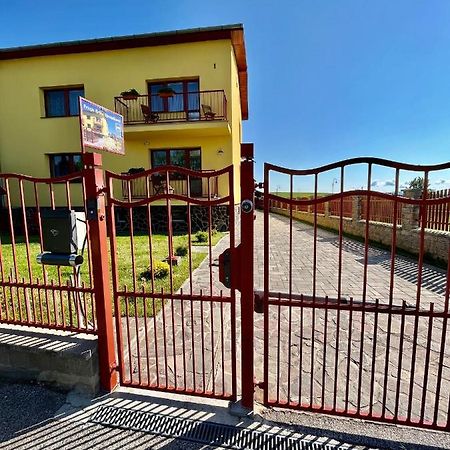 ホテル Privat U Eriky Stará Lesná エクステリア 写真