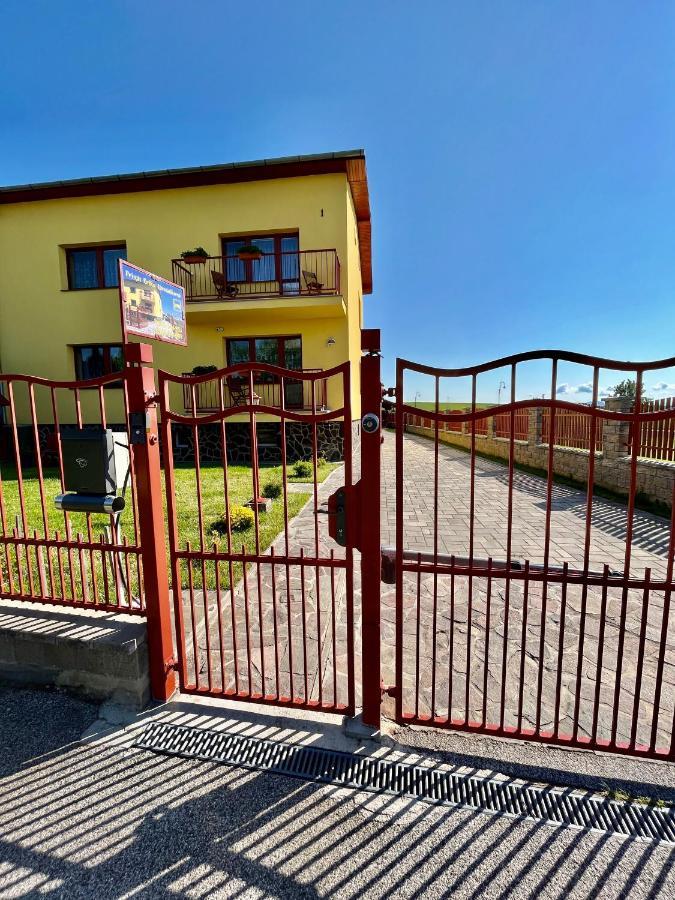 ホテル Privat U Eriky Stará Lesná エクステリア 写真